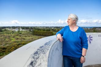 Marie-Catherine Puget, artiste peintre en presqu’île de Quiberon (photo Emmanuel Berthier)